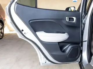 Hyundai VENUE 2025 SEL Crossover de 4 puertas