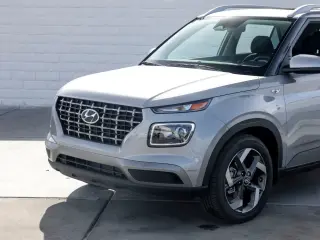 Hyundai VENUE 2025 SEL Crossover de 4 puertas