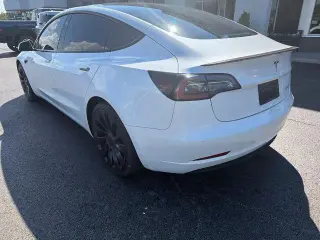 Tesla Model 3 2022 AWD Sedán de 4 puertas de rendimiento