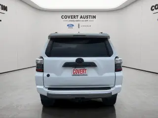 Toyota 4Runner 2017 4x4 SR5 4dr SUV