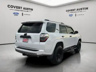 Toyota 4Runner 2017 4x4 SR5 4dr SUV