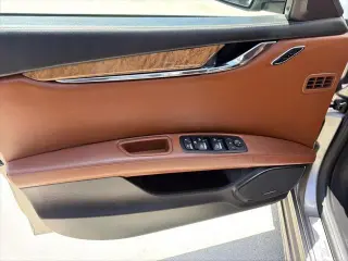 Sedán de 4 puertas Maserati Quattroporte 2018 AWD S Q4 GranLusso