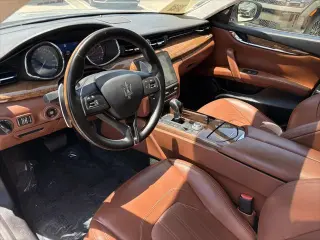 Sedán de 4 puertas Maserati Quattroporte 2018 AWD S Q4 GranLusso