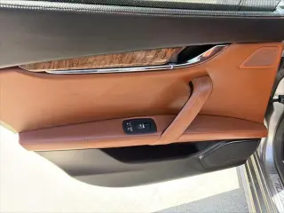 Sedán de 4 puertas Maserati Quattroporte 2018 AWD S Q4 GranLusso