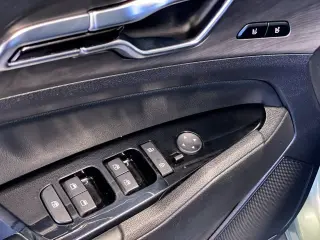Kia Sportage Híbrido Enchufable 2023 AWD X-Line Prestige SUV de 4 puertas