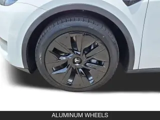 Tesla Model Y 2023 AWD Crossover de 4 puertas