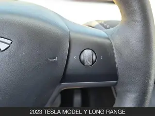 Tesla Model Y 2023 AWD Crossover de 4 puertas