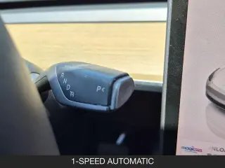 Tesla Model Y 2023 AWD Crossover de 4 puertas