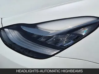 Tesla Model Y 2023 AWD Crossover de 4 puertas