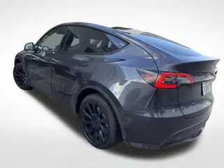 Tesla Model Y 2024 Long Range Crossover de 4 puertas