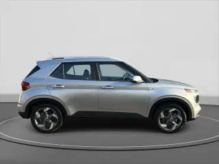 Hyundai VENUE 2026 SEL 4dr Crossover