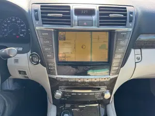 Lexus LS 460 2010 Sedán 4 puertas