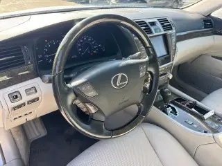 Lexus LS 460 2010 Sedán 4 puertas