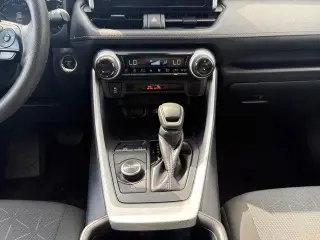 Toyota RAV4 Hybrid 2025 AWD XLE 4dr SUV