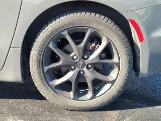 Chrysler Pacifica 2021 Touring 4dr Mini-Van