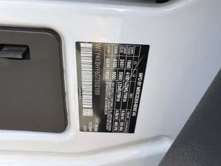 Mercedes-Benz Sprinter 2025 2500 3dr 144 in. WB Furgón de Carga (2.0L I4)