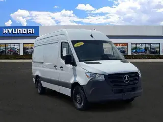 Mercedes-Benz Sprinter 2025 2500 3dr 144 in. WB Furgón de Carga (2.0L I4)