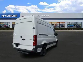 Mercedes-Benz Sprinter 2025 2500 3dr 144 in. WB Furgón de Carga (2.0L I4)
