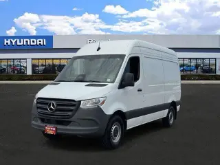 Mercedes-Benz Sprinter 2025 2500 3dr 144 in. WB Furgón de Carga (2.0L I4)