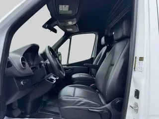 Mercedes-Benz Sprinter 2025 2500 3dr 144 in. WB Furgón de Carga (2.0L I4)