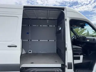 Mercedes-Benz Sprinter 2025 2500 3dr 144 in. WB Furgón de Carga (2.0L I4)