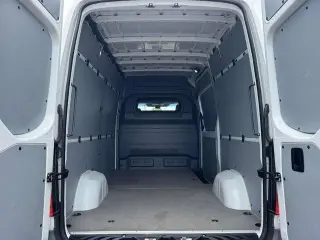 Mercedes-Benz Sprinter 2025 2500 3dr 144 in. WB Furgón de Carga (2.0L I4)