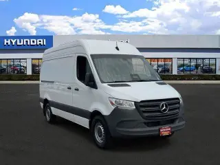 Mercedes-Benz Sprinter 2025 2500 3dr 144 in. WB Furgón de Carga (2.0L I4)