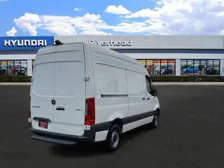 Mercedes-Benz Sprinter 2025 2500 3dr 144 in. WB Furgón de Carga (2.0L I4)
