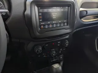 Jeep Renegade 2021 Latitude 4dr SUV
