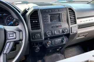 Ford F-250 Super Duty 2019 4x4 XLT 4dr Crew Cab 8 ft. LB Pickup
