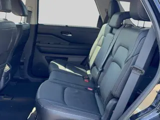Nissan Pathfinder 2023 AWD SL 4dr SUV