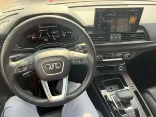 Audi Q5 2024 AWD quattro variante S línea Premium Plus 45 TFSI SUV de 4 puertas