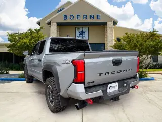 Toyota Tacoma 2024 4x4 SR5 4dr Double Cab 5.0 ft SB