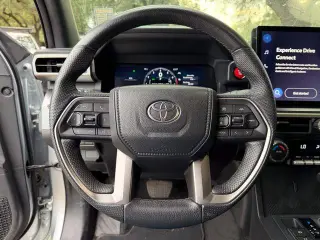 Toyota Tacoma 2024 4x4 SR5 4dr Double Cab 5.0 ft SB