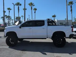Chevrolet Silverado 1500 2020 4x4 LT 4 puertas Crew Cab 5.8 FT SB
