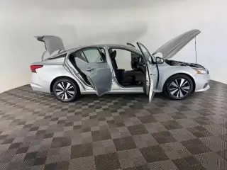 Nissan Altima 2021