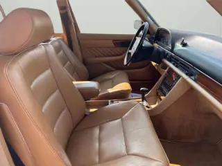 Clase 300 de Mercedes-Benz 1990