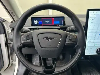Ford Mustang Mach-E 2023 Premium 4dr SUV