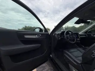 2023 Volvo XC40