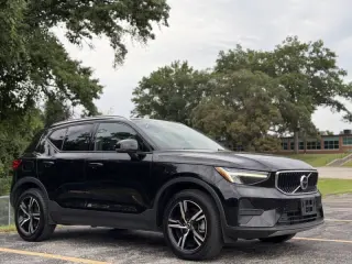 2023 Volvo XC40