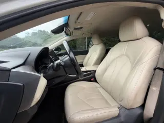 Toyota Avalon Hybrid 2021