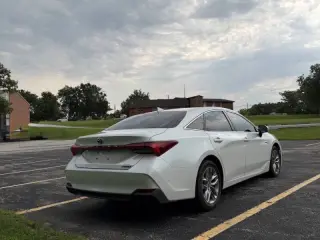 Toyota Avalon Hybrid 2021