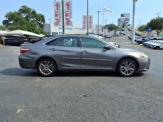 Toyota Camry 2017 SE 4dr Sedán
