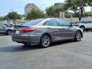 Toyota Camry 2017 SE 4dr Sedán