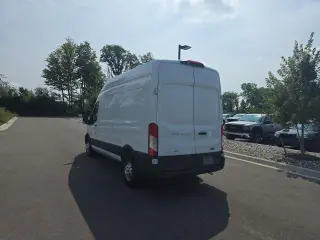 Ford Transit 2025 Tracción Total 250 3 puertas techo alto largo furgón de carga