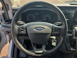 Ford Transit 2025 Tracción Total 250 3 puertas techo alto largo furgón de carga