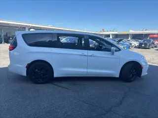 Chrysler Pacifica Hybrid 2022 Touring L 4dr Mini-Van