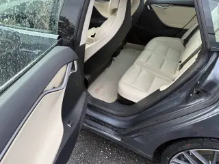 Tesla Model S 2019