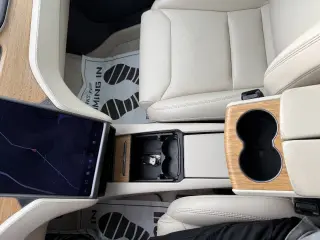 Tesla Model S 2019