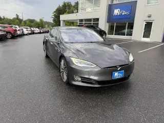 Tesla Model S 2019